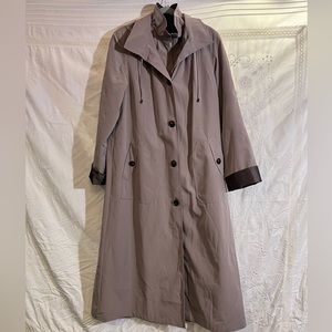 G GALLERY New York absolutely gorgeous jacket has inside lining looks new